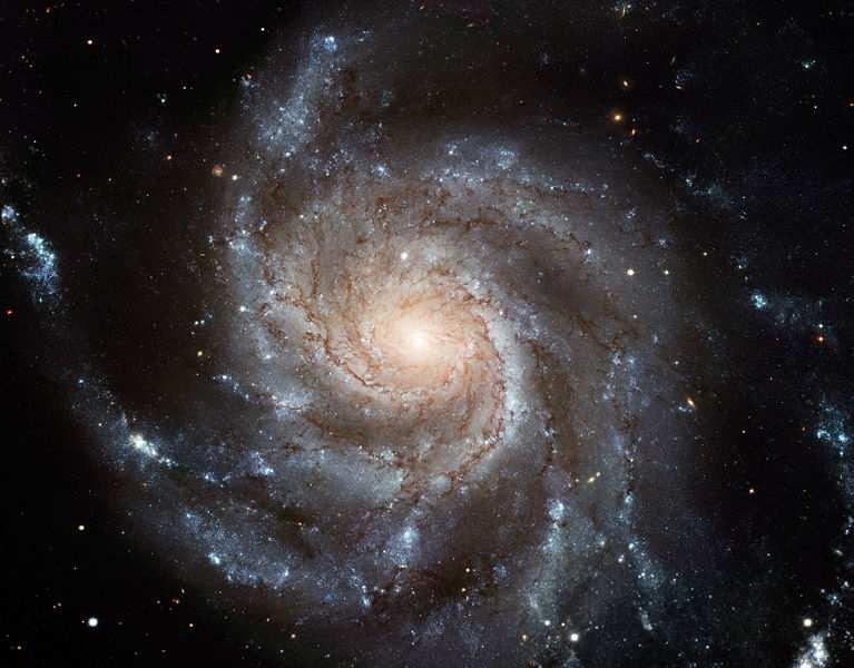 M101, PINWHEEL Sarmal Gökada http://en.
